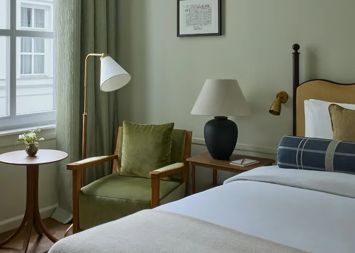 Miiro Palais Rudolf Szálloda 4*