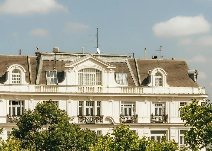 Miiro Palais Rudolf Szálloda 4*